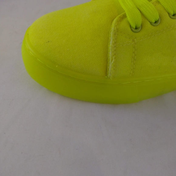 Rouge Helium Lime Green Sneaker - Picture 4 of 12